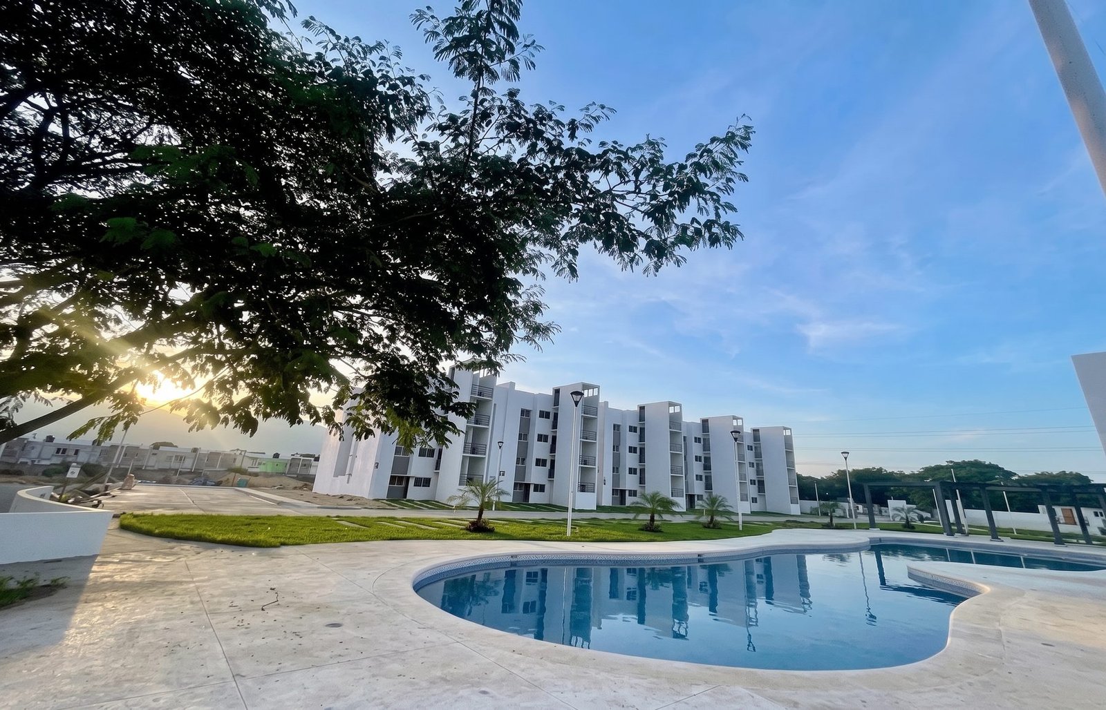 Conjunto habitacional con amenidades